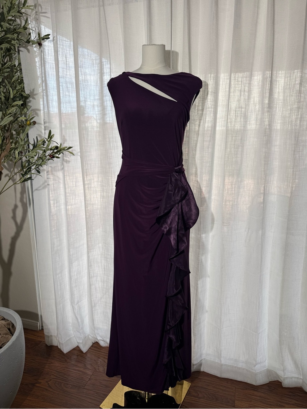 Betsy & Adam Size 8 Elegant Purple Ruffled Evening Gown Formal Dress Rhinestone